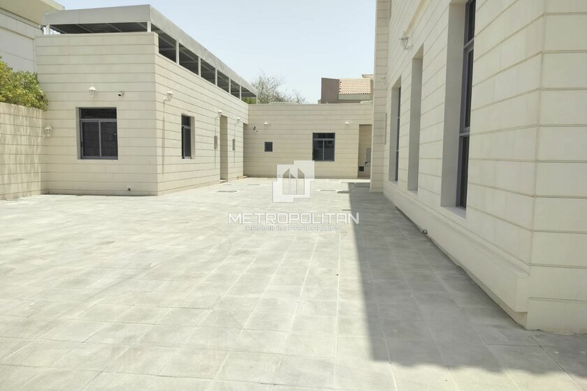 Rent a property - 4 rooms - Al Barsha, UAE - image 4