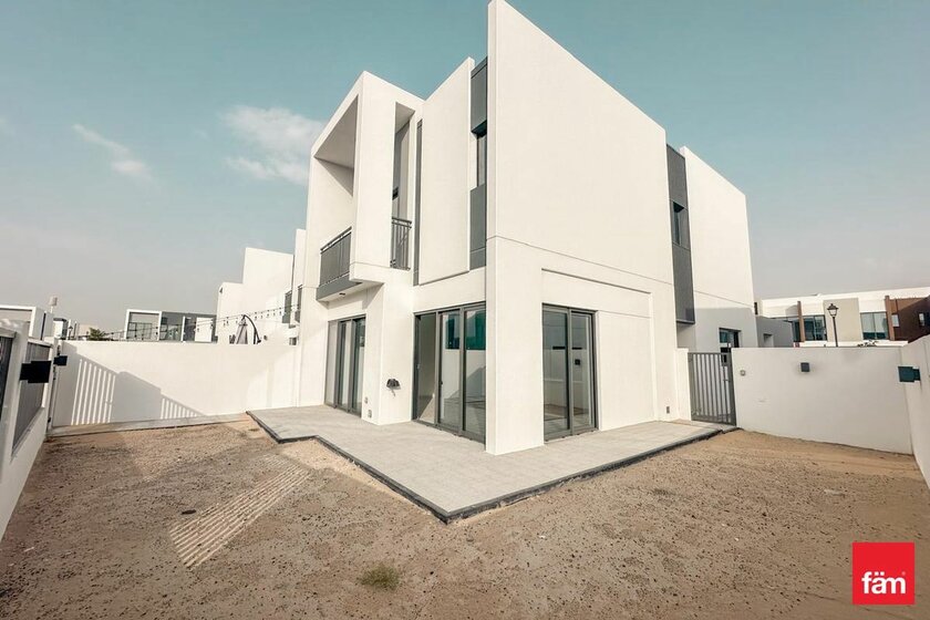 Rent 89 villas - Dubailand, UAE - image 1