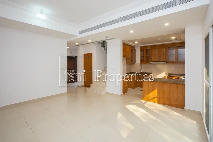 Townhouse for rent - Dubai - Rent for $42,200 / yearly - image 25