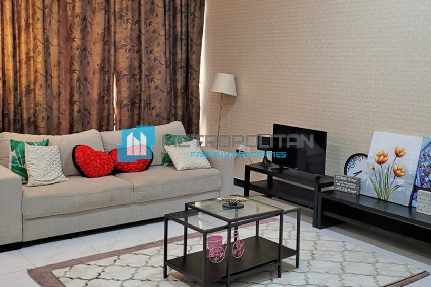 Buy 587 apartments  - 1 room - Dubai, UAE - image 11
