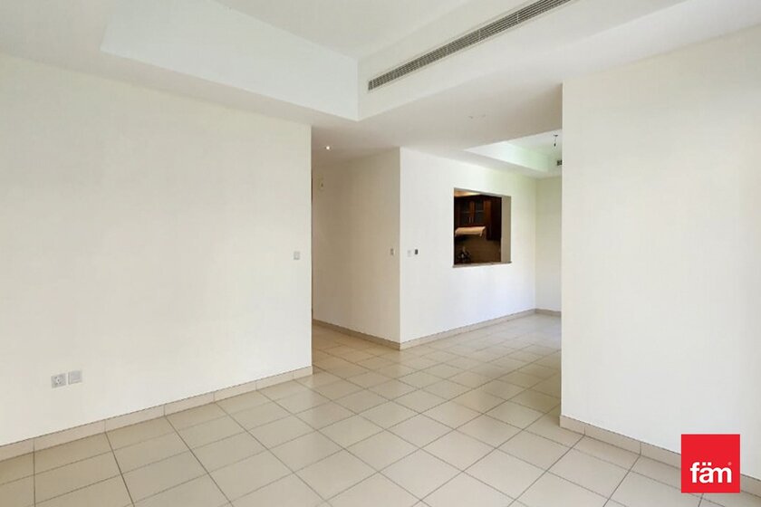 Rent 1 townhouse - Reem, UAE - image 3