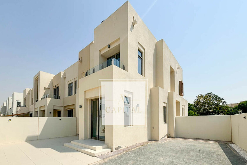 Buy a property - 3 rooms - Dubailand, UAE - image 13