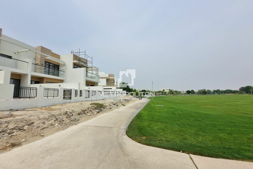 Rent 42 houses - 3 rooms - Dubailand, UAE - image 1