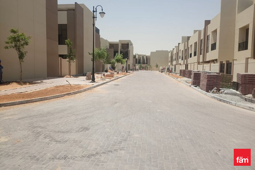 400 casas en alquiler - Dubai, EAU — imagen 1