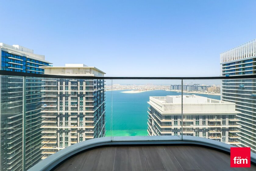 Buy a property - Emaar Beachfront, UAE - image 17