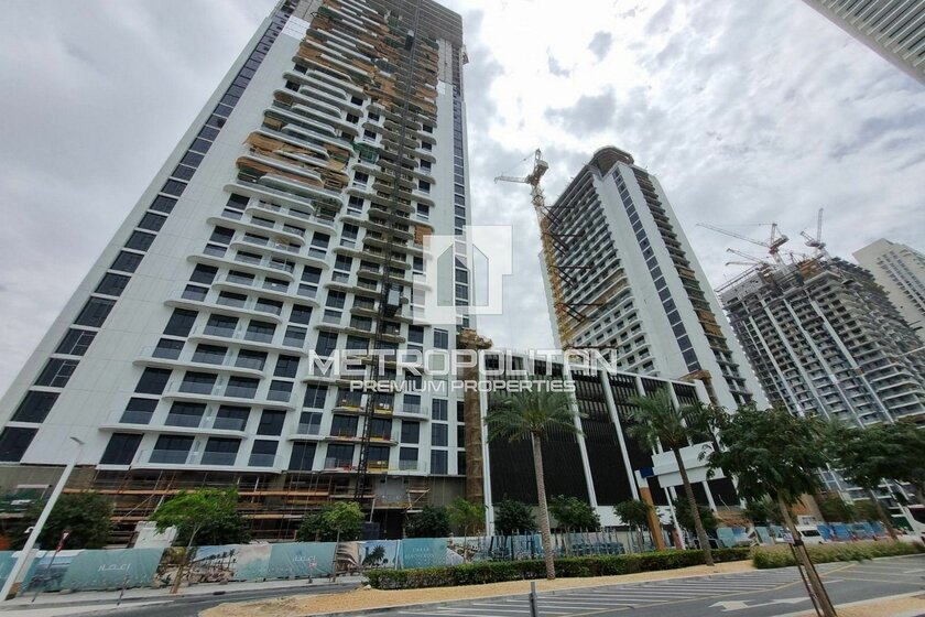 Compre una propiedad - 3 habitaciones - Emaar Beachfront, EAU — imagen 7