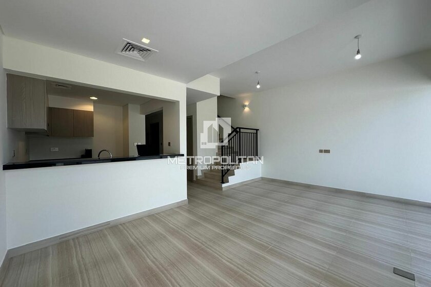 Rent 3 townhouses - 4 rooms - DAMAC Hills, UAE - image 7