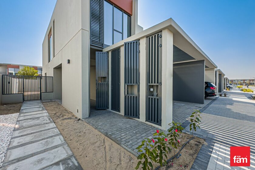 Townhouses for sale in UAE - image 1