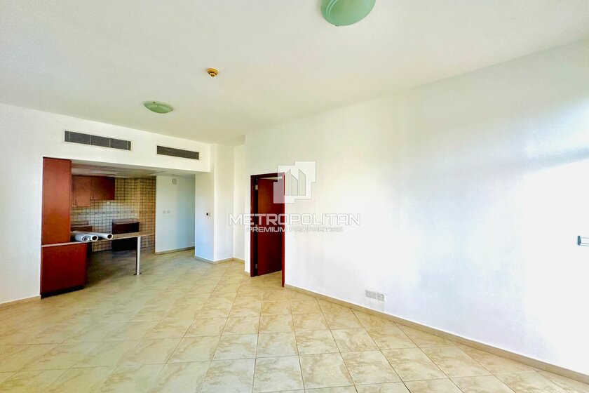 Rent a property - 1 room - Motor City, UAE - image 1