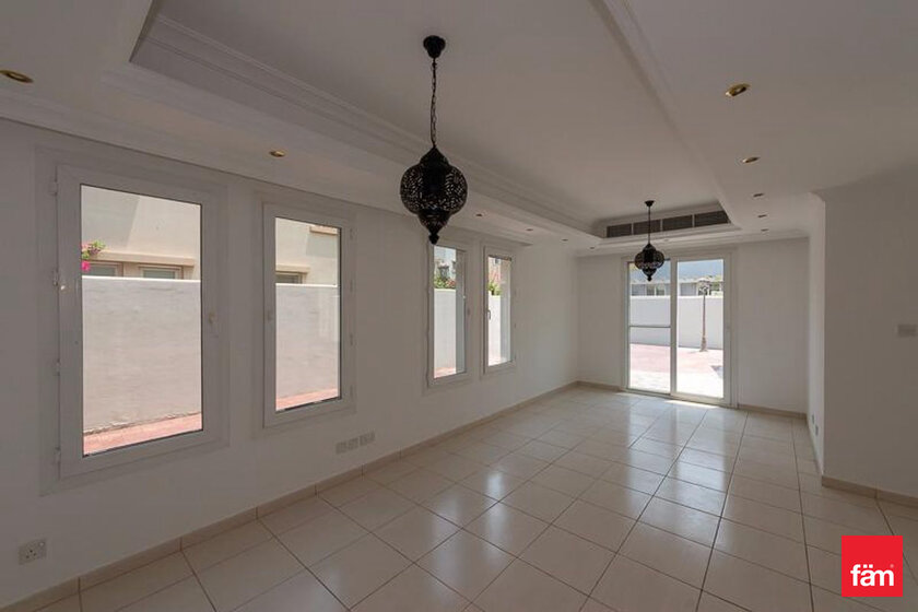 Снять недвижимость - Emirates Hills, ОАЭ - изображение 4