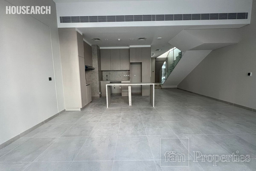 Townhouse for rent - Dubai - Rent for $68,119 - image 1