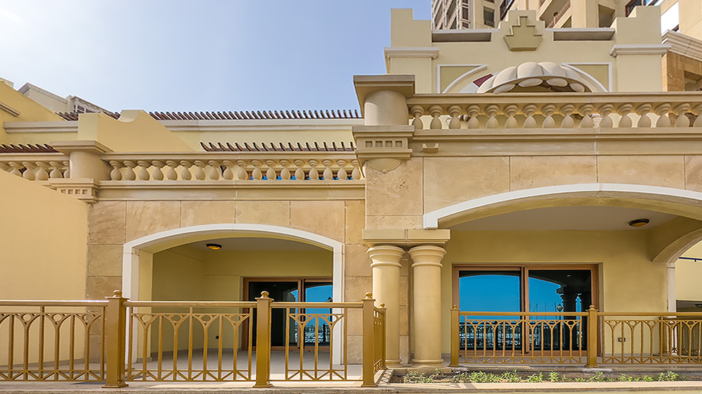 Buy 15 townhouses - Palm Jumeirah, UAE - image 2