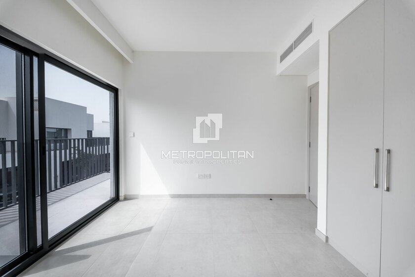 3 bedroom properties for rent in UAE - image 25