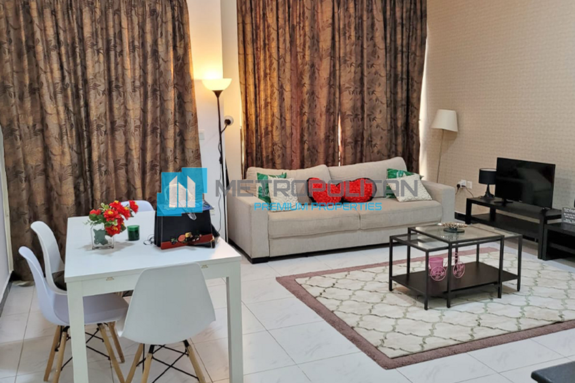 Buy 587 apartments  - 1 room - Dubai, UAE - image 9