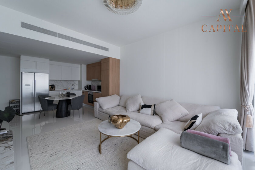 Rent 94 apartments  - Emaar Beachfront, UAE - image 9