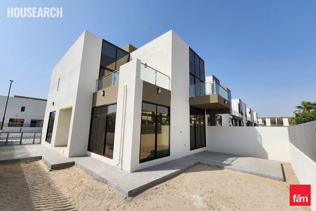 Townhouse for rent - Dubai - Rent for $59,945 - image 1