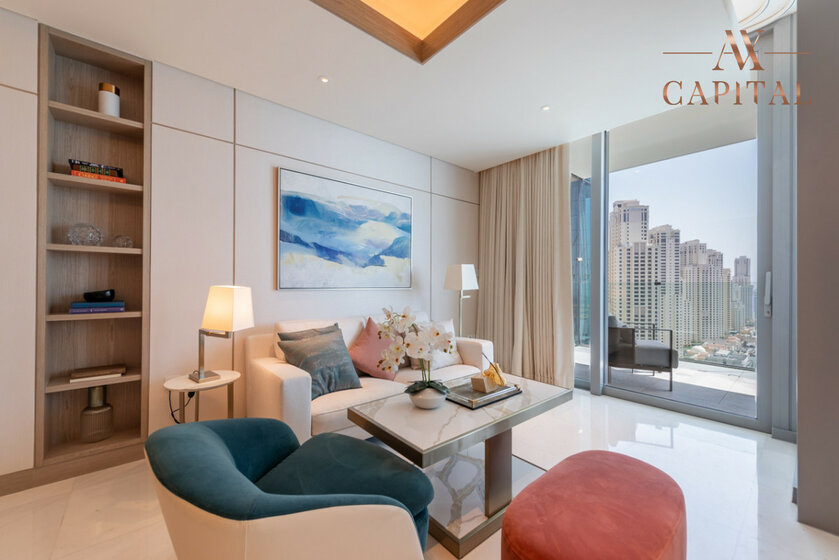 Купить трехкомнатную недвижимость в Дубае - изображение 1