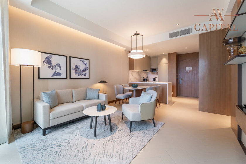 Rent a property - 1 room - Downtown Dubai, UAE - image 9