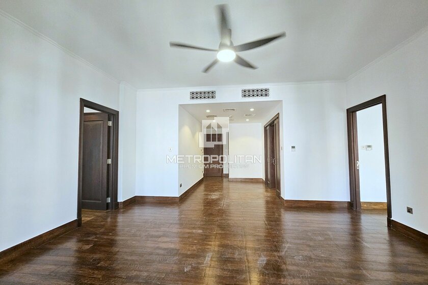 Rent a property - 2 rooms - Downtown Dubai, UAE - image 4