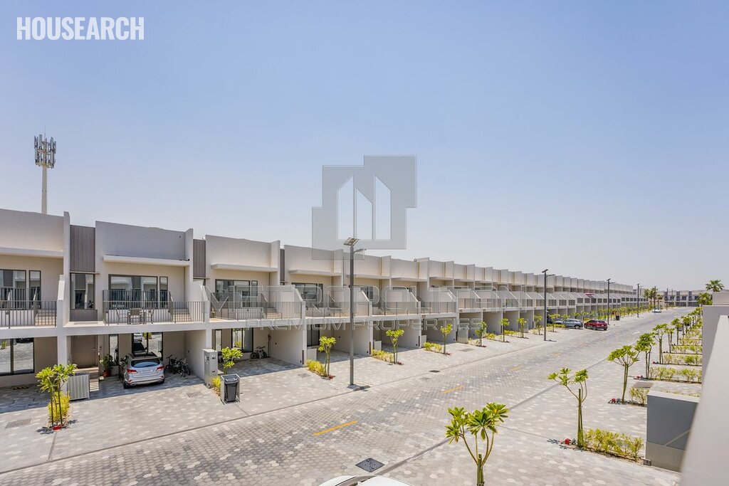 Townhouse for rent - Dubai - Rent for $40,838 / yearly - image 1