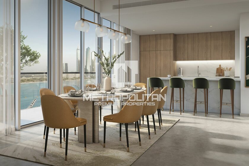 Compre una propiedad - 4 habitaciones - Emaar Beachfront, EAU — imagen 2