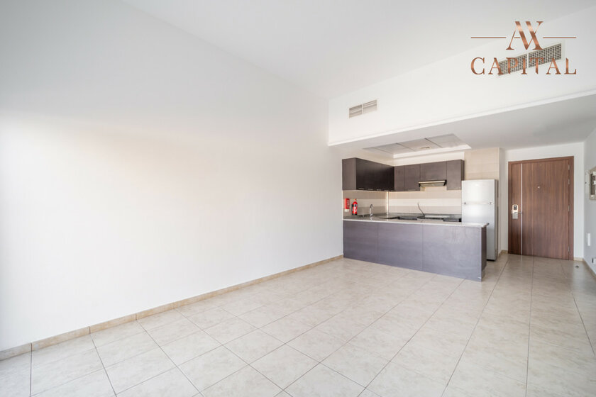 Buy 587 apartments  - 1 room - Dubai, UAE - image 26