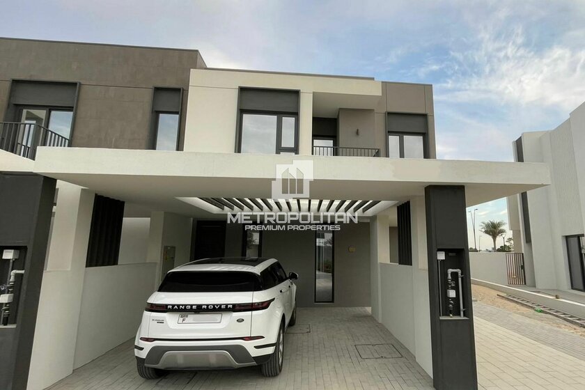 Biens immobiliers à louer - 4 pièces - Émirats arabes unis – image 6