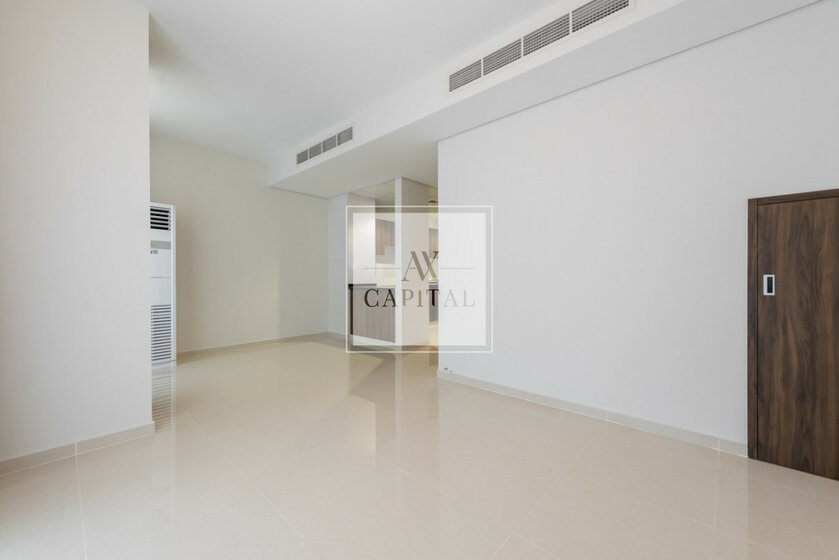 Rent 21 townhouses - 3 rooms - Dubailand, UAE - image 1