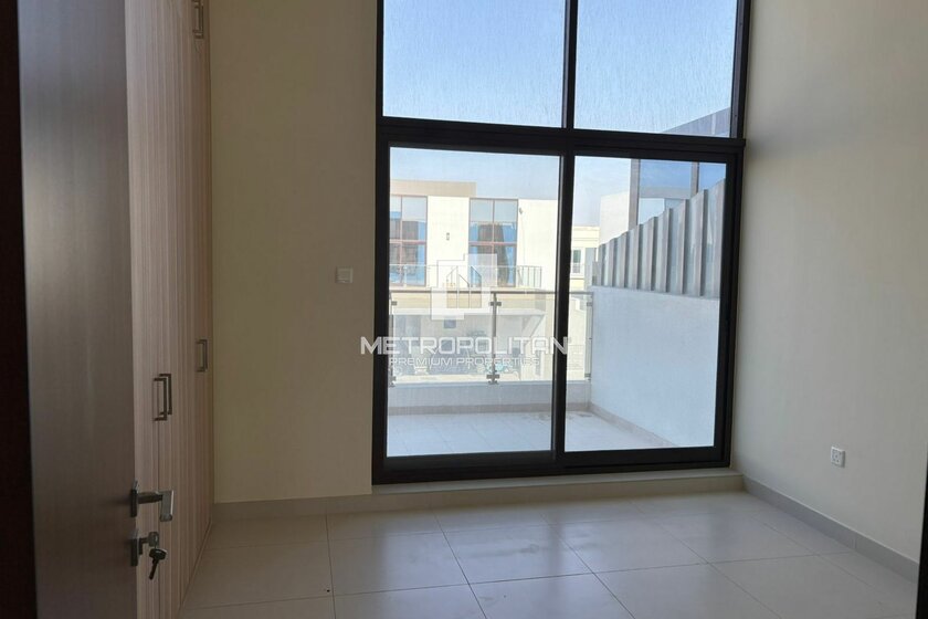 4+ bedroom properties for rent in UAE - image 14