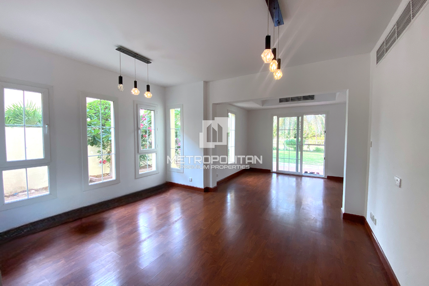 3 bedroom properties for rent in Dubai - image 25