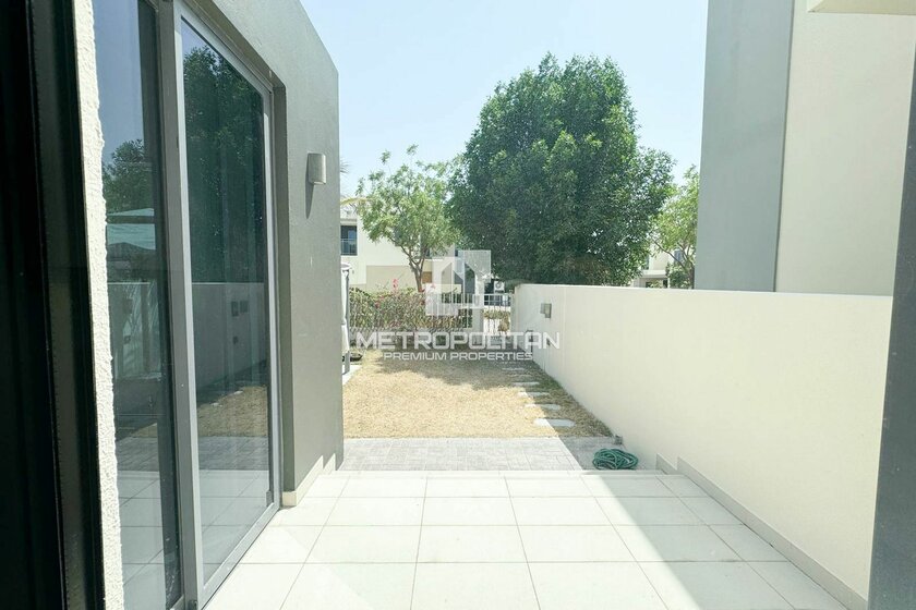 Louer 7 villas - 3 pièces - Émirats arabes unis – image 24