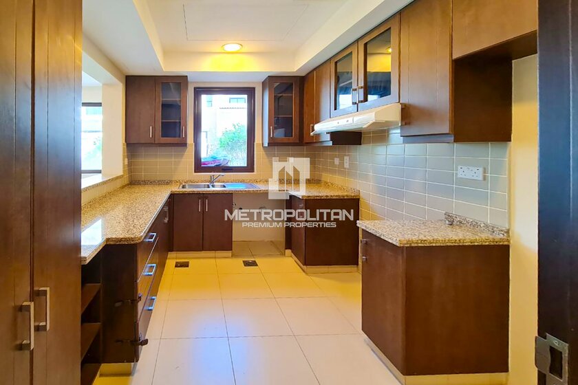 Biens immobiliers à louer - 3 pièces - Émirats arabes unis – image 26