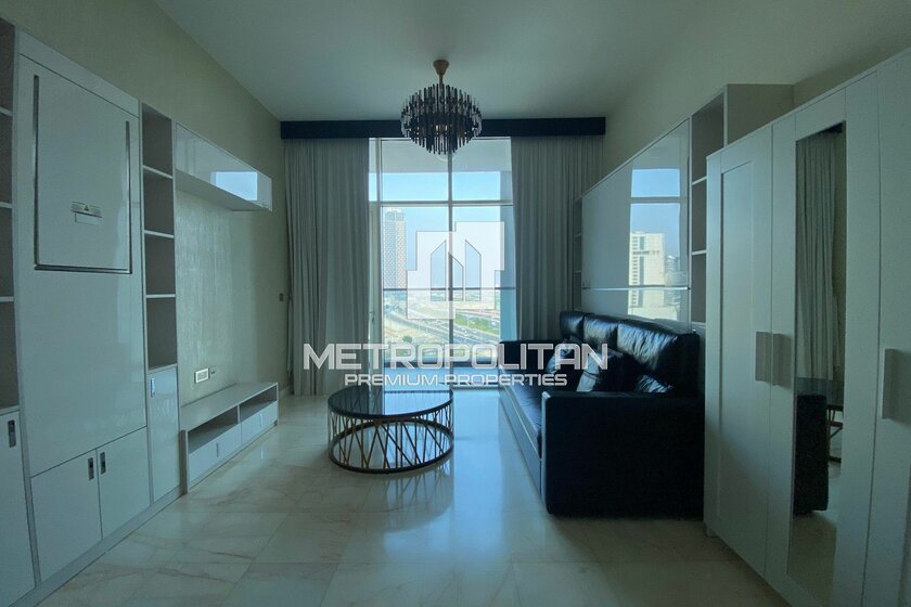 Apartments for rent in City of Dubai - image 1