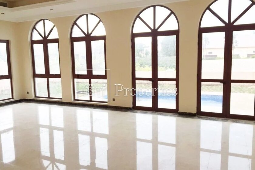 Buy 8 houses - Jumeirah Golf Estate, UAE - image 20