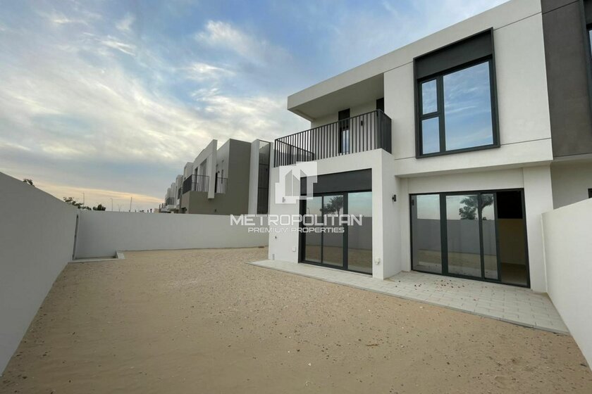 Biens immobiliers à louer - 4 pièces - Émirats arabes unis – image 8