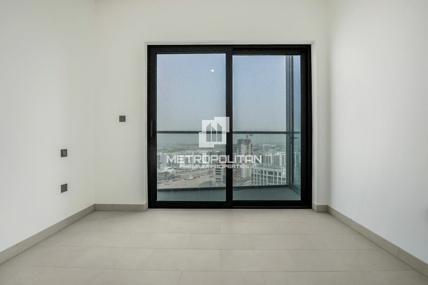 Rent 35 apartments  - 1 room - MBR City, UAE - image 4