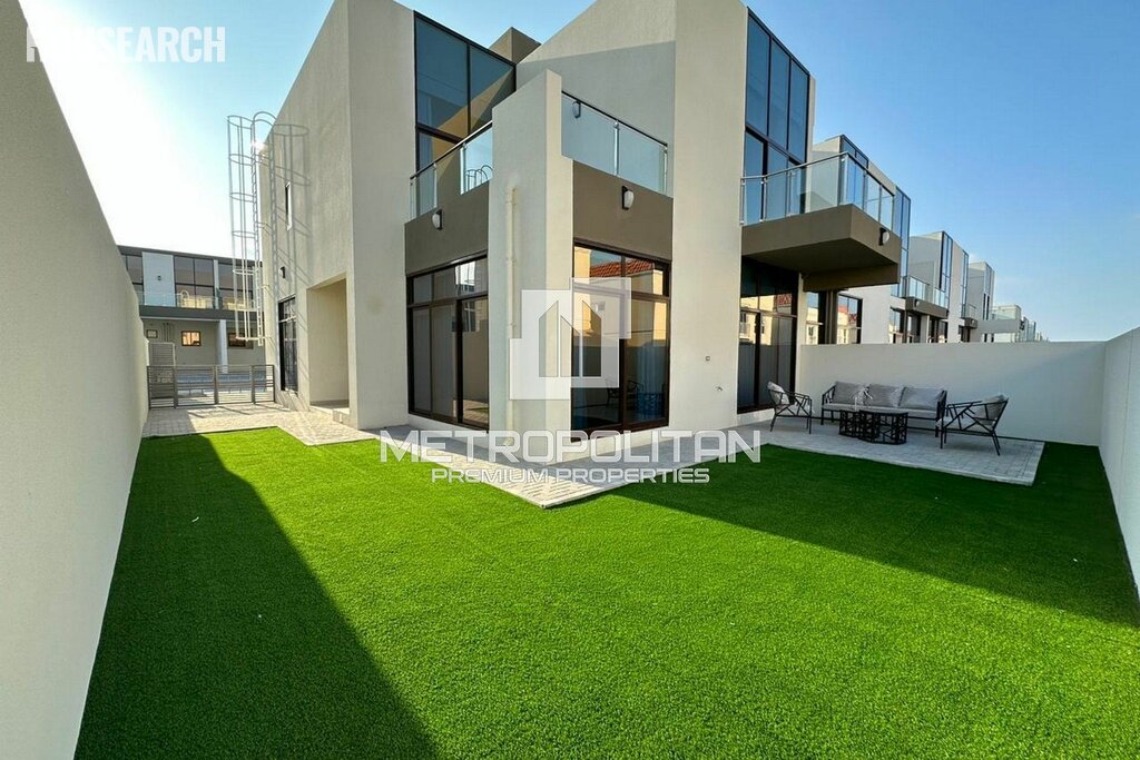 Villa à louer - Dubai - Louer pour 61 257 $/annuel – image 1
