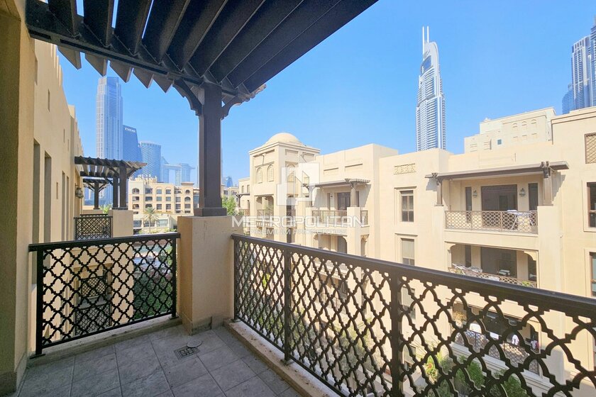 Rent a property - 2 rooms - Downtown Dubai, UAE - image 3