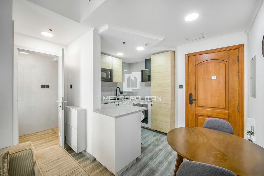 Rent a property - 1 room - Dubai Marina, UAE - image 14