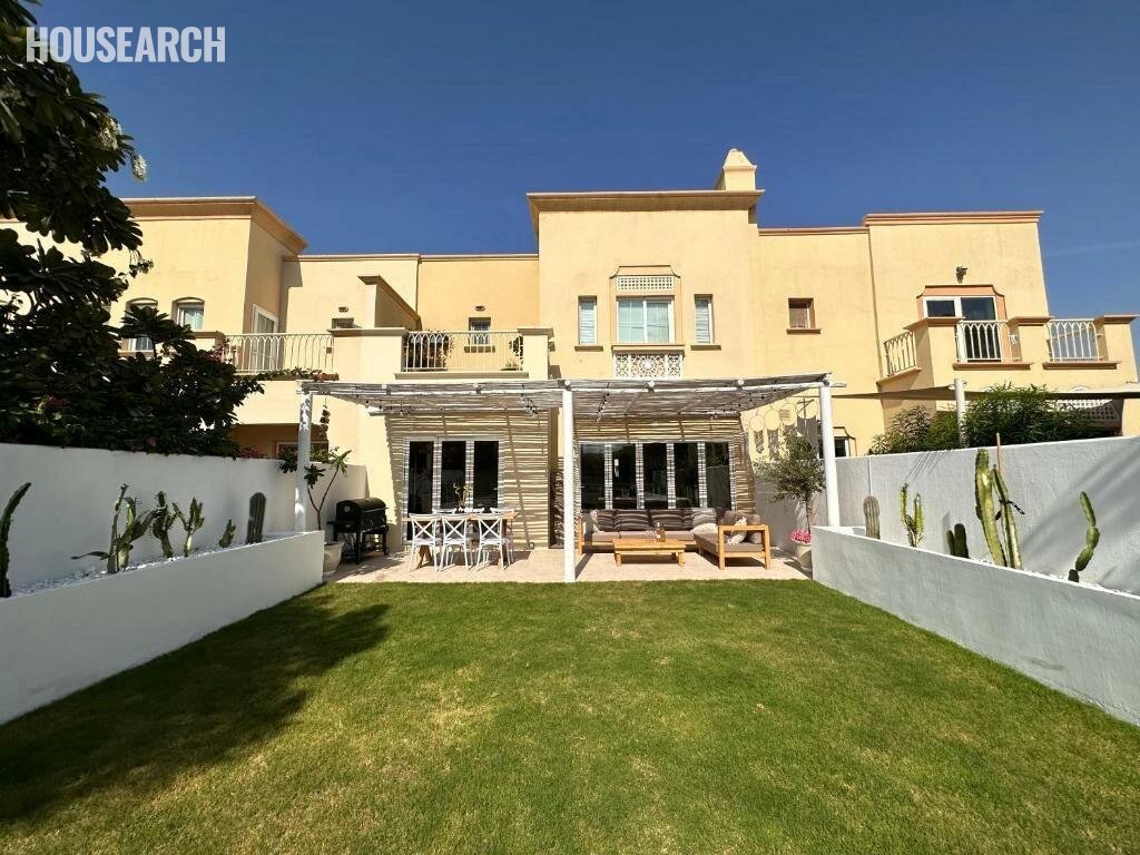 Villa for sale - Dubai - Buy for $1,000,000 - image 1