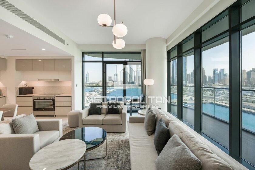 Compre una propiedad - 3 habitaciones - Emaar Beachfront, EAU — imagen 3