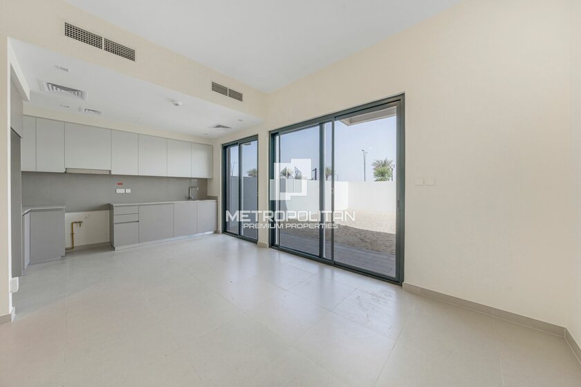 3 bedroom houses for rent in UAE - image 11