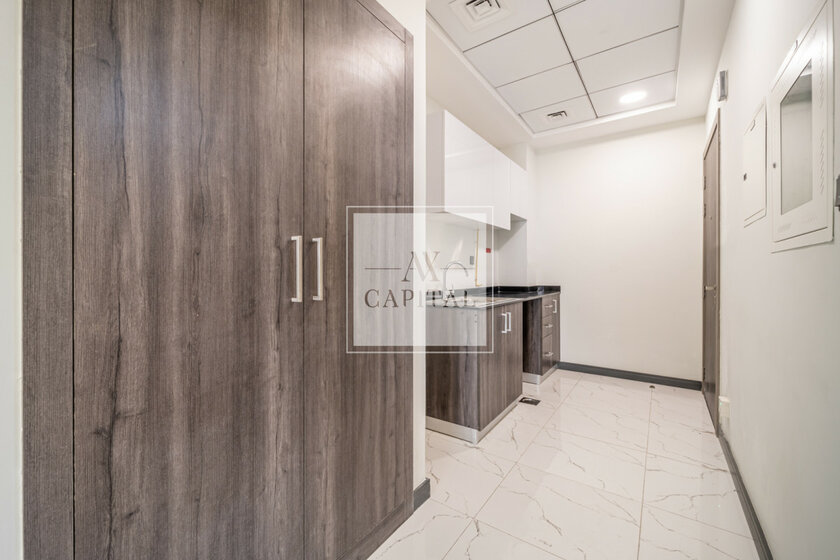 Studio properties for rent in Dubai - image 15