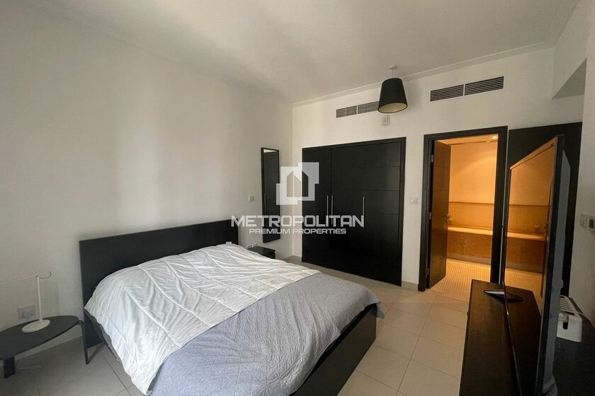 Rent 72 apartments  - 1 room - Downtown Dubai, UAE - image 28