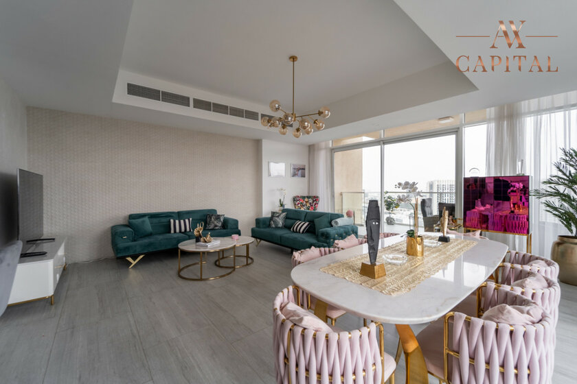 Buy a property - 3 rooms - Jumeirah Village Circle, UAE - image 9