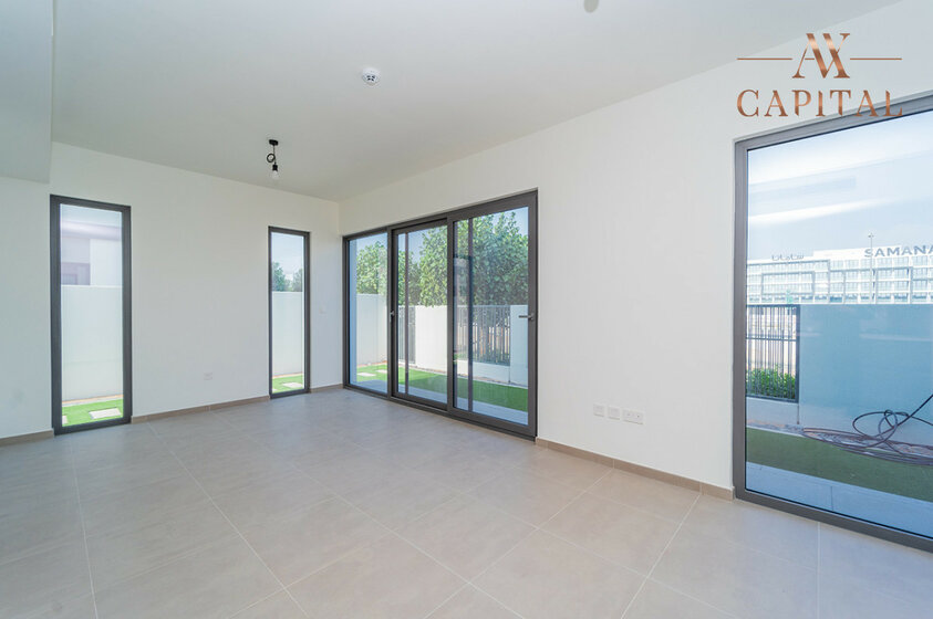 Купить недвижимость - 4 комнатные - Tilal Al Ghaf, ОАЭ - изображение 1