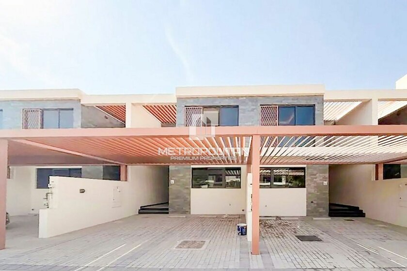 Alquile 19 adosados - 4 habitaciones - EAU — imagen 9