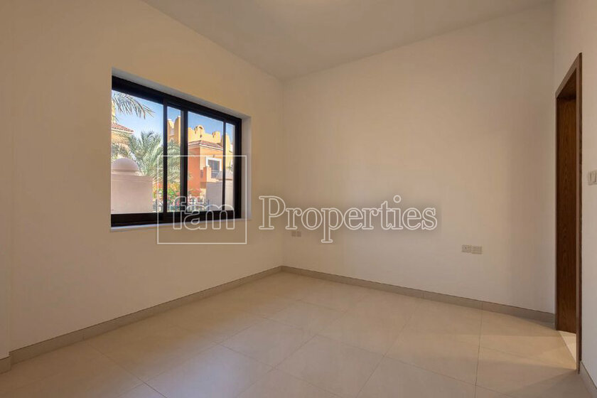 Townhouses for sale in UAE - image 3
