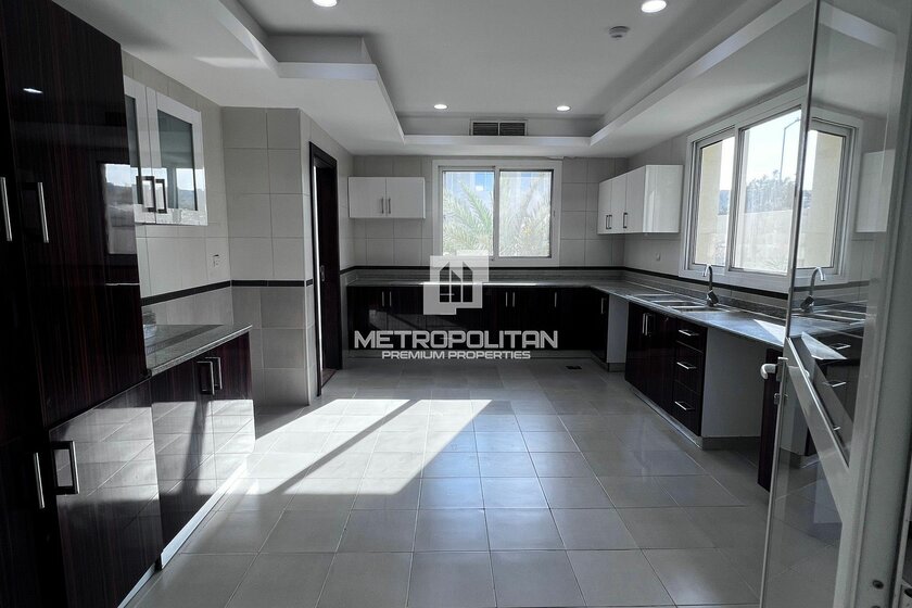 Rent 8 houses - 4 rooms - Dubailand, UAE - image 23