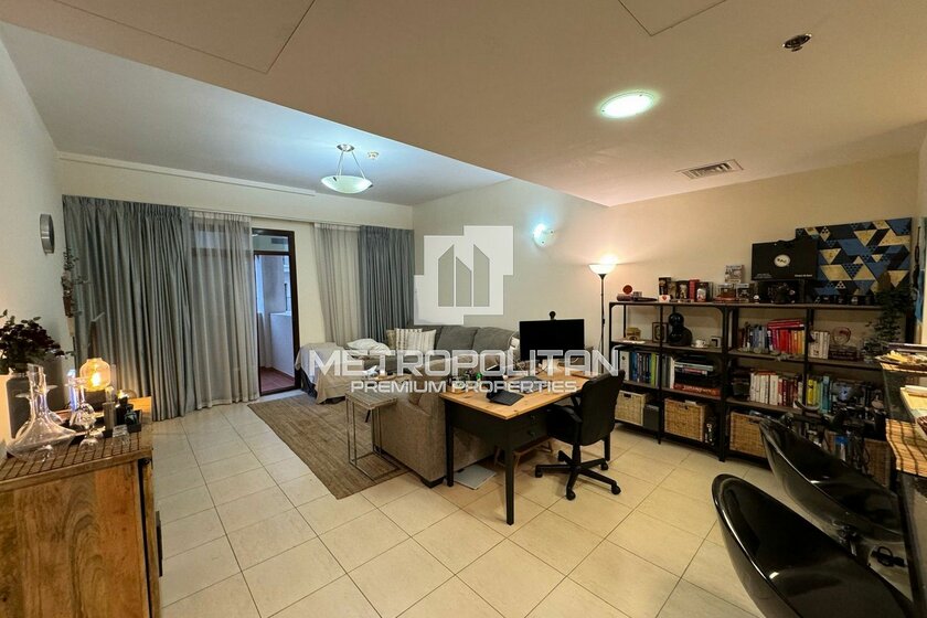 Rent a property - Jumeirah Village Circle, UAE - image 9